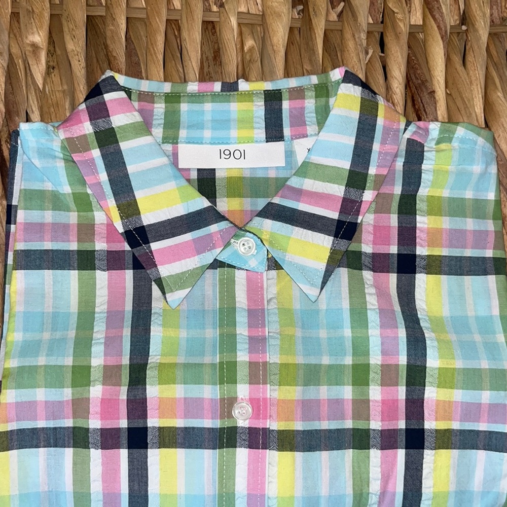 ⭐️🌴 1901 White Multi-Color Check Button Down - Picture 4 of 8